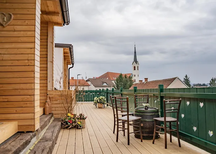 Apartmaji Babi アパート *